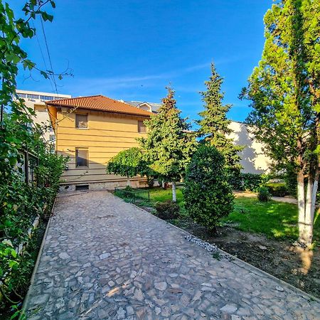 Casa Edwin Bed & Breakfast Констанца Екстериор снимка