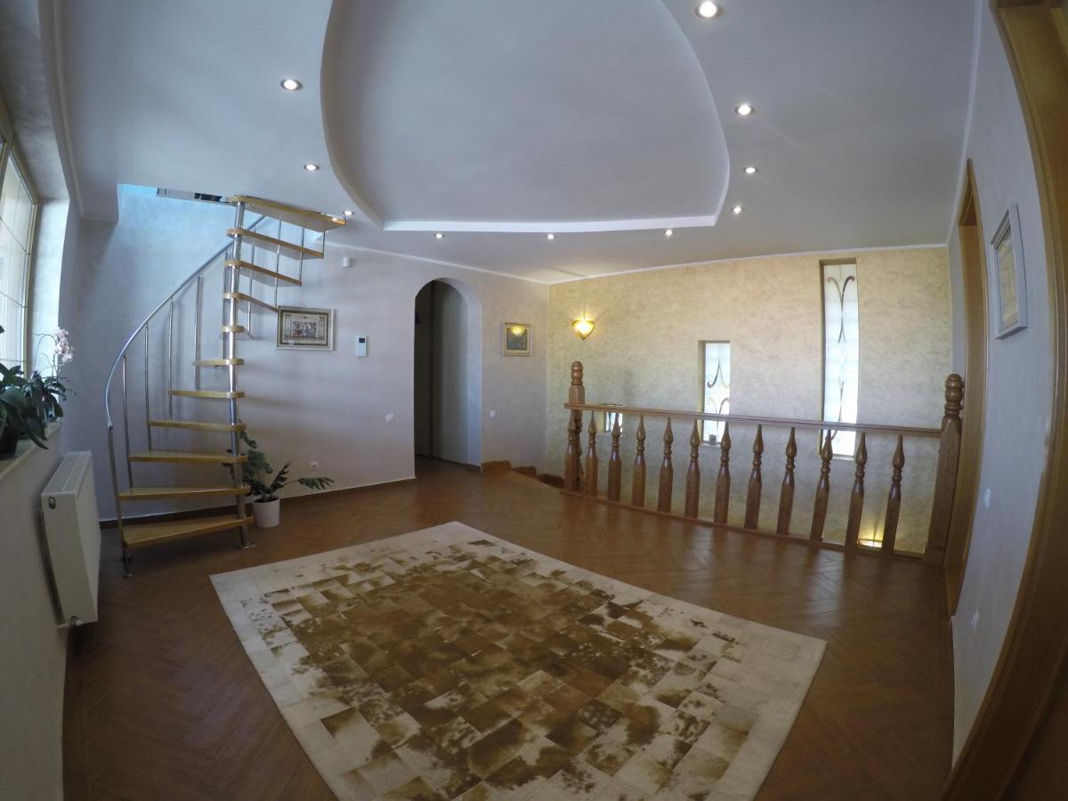 Casa Edwin Bed & Breakfast Констанца Екстериор снимка