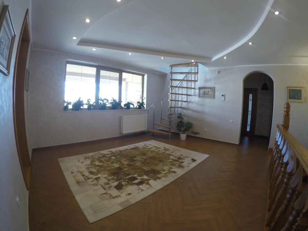 Casa Edwin Bed & Breakfast Констанца Екстериор снимка