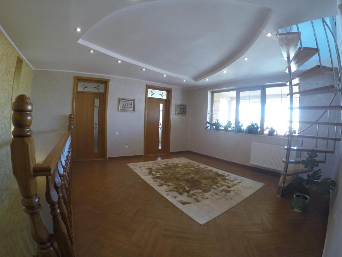 Casa Edwin Bed & Breakfast Констанца Екстериор снимка