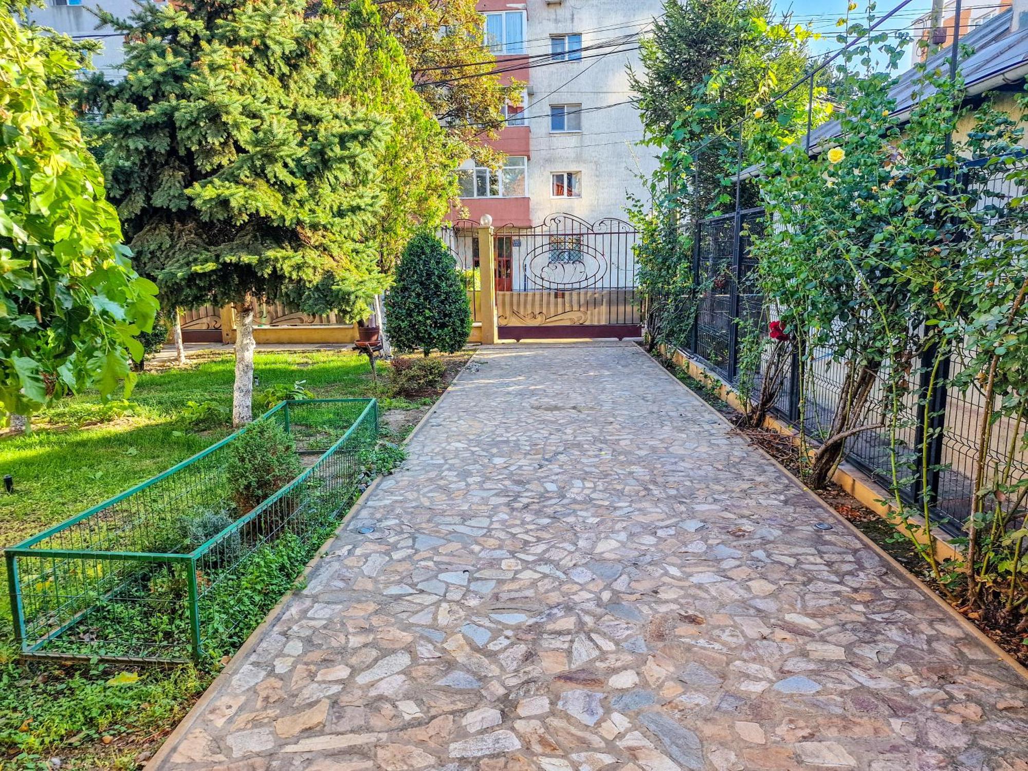 Casa Edwin Bed & Breakfast Констанца Екстериор снимка