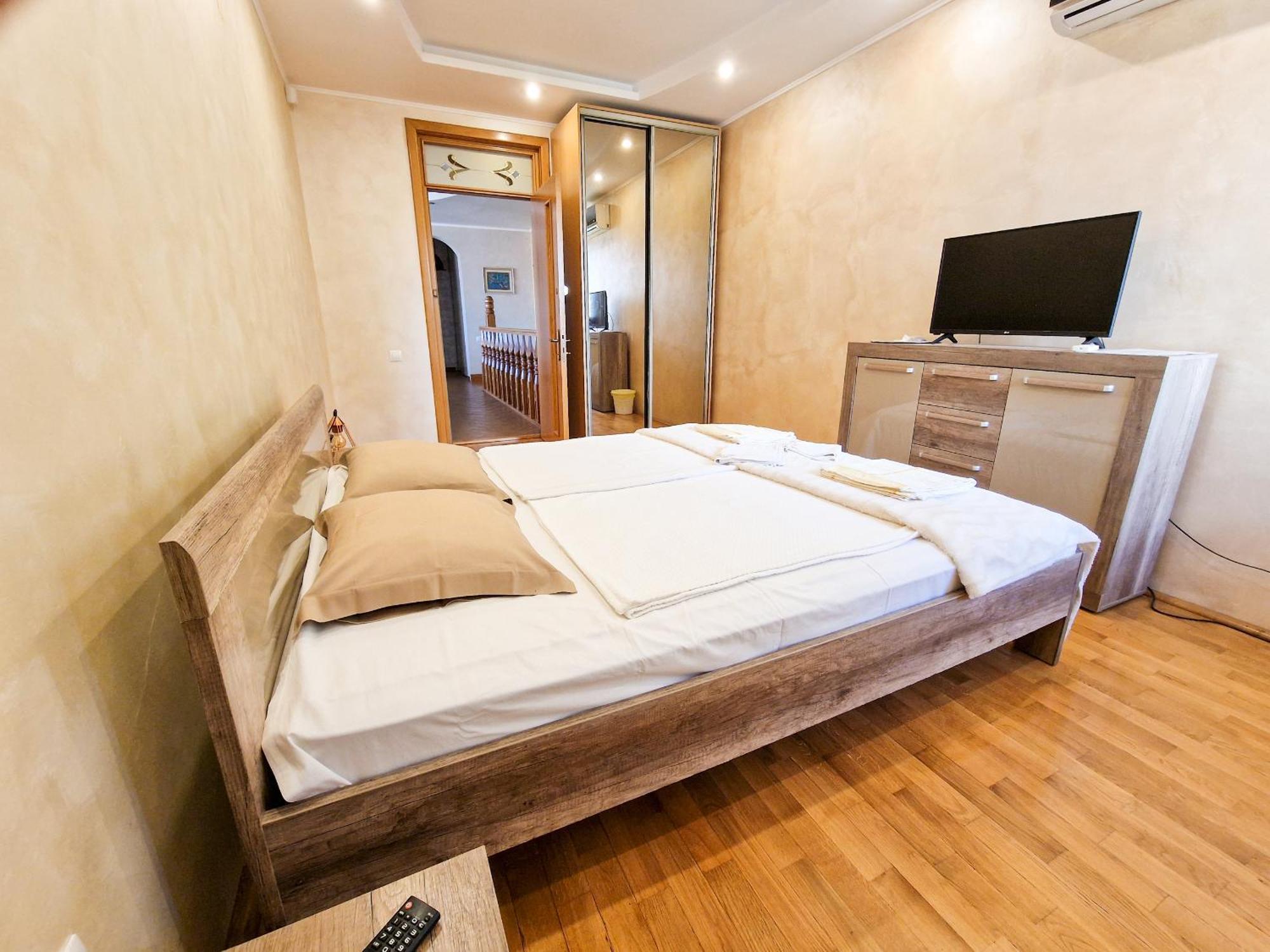 Casa Edwin Bed & Breakfast Констанца Екстериор снимка