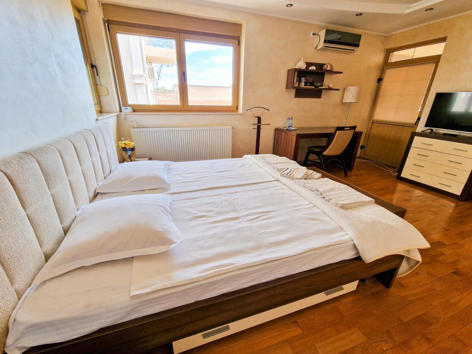 Casa Edwin Bed & Breakfast Констанца Екстериор снимка
